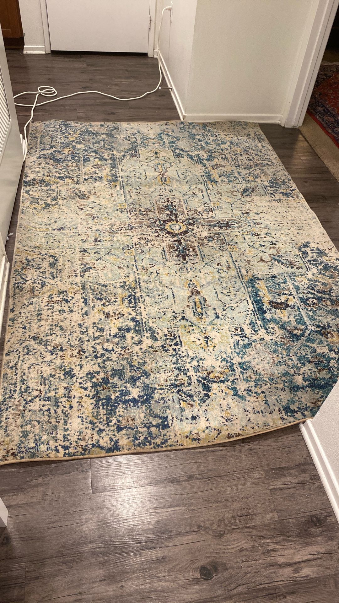 Rug. Height. 90. W. 60