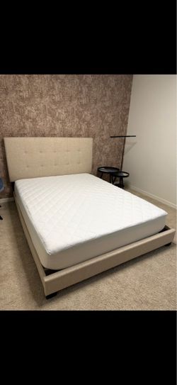 Queen mattress and box. Spring