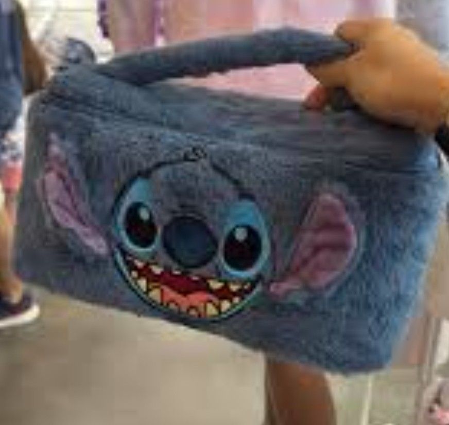 Disney Parks Zippered Soft Faux Fur Lunch Tote Cooler Bag.