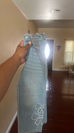 Bow jeans