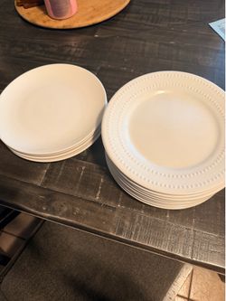 Used ceramic plates