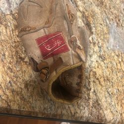 Rawlings Baseball Glove