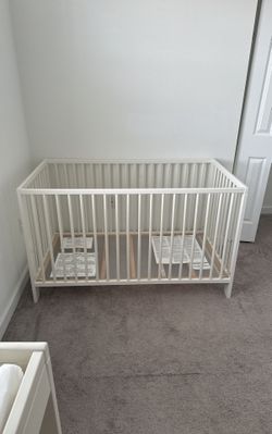 Crib, white, 27 1/2x52 "