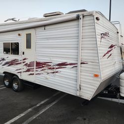 2002 TOY HAULER 