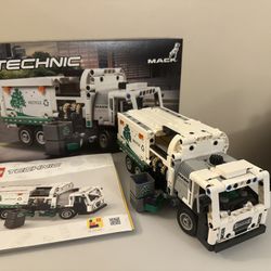 LEGO Technic 42167 Mack LR Electric Garbage Truck – Complete