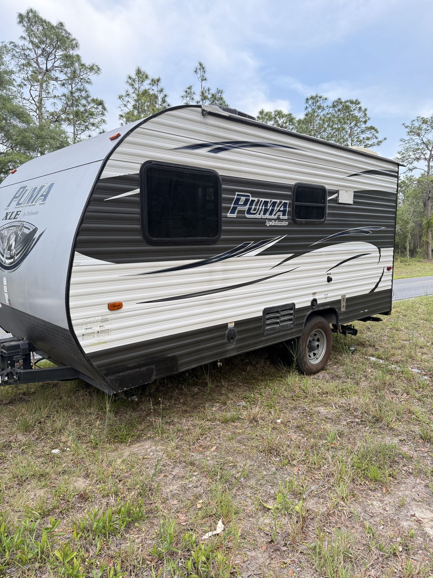 2017 Puma Travel Trailer 15’