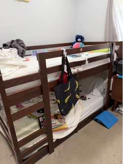 Kids bunk bed good condition doesn’t come with mattress