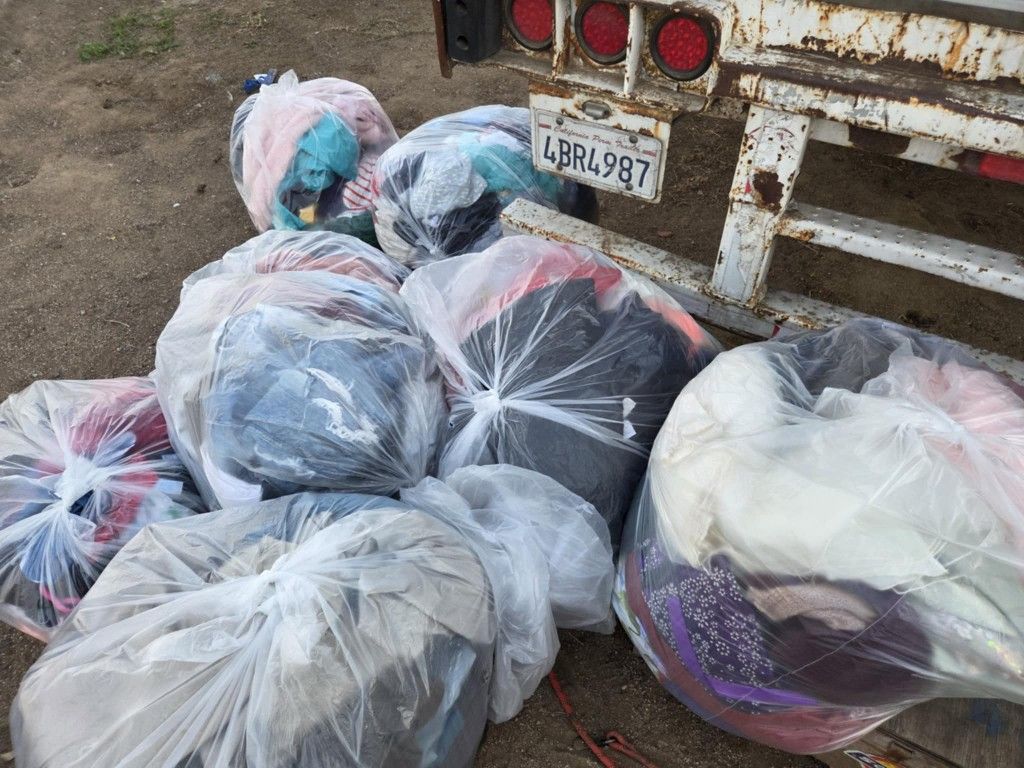 8 Bags Full  Women's Clothing Mens And Babies