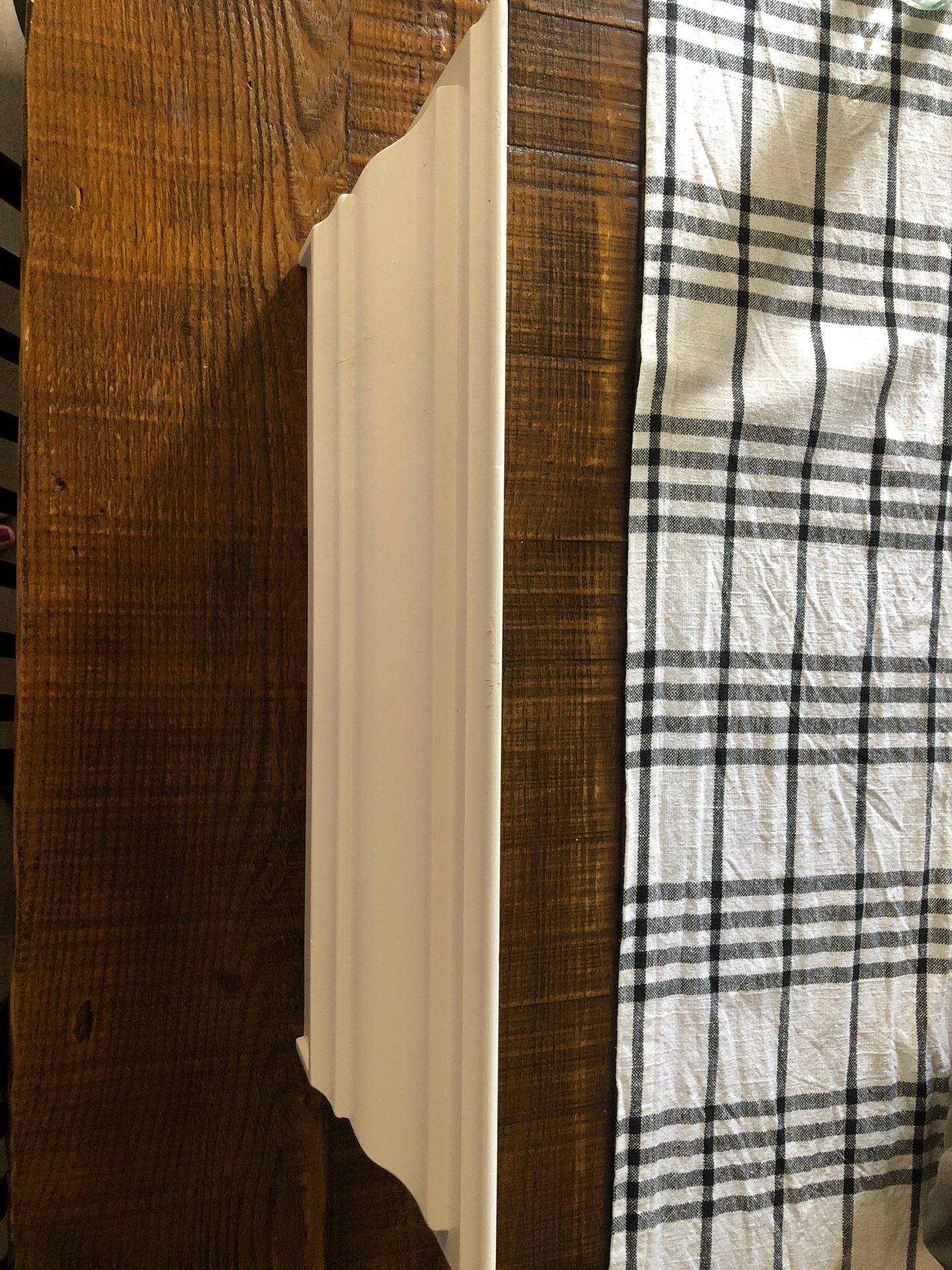 White traditional wall shelf