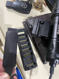 Olight Odín picatany attachment