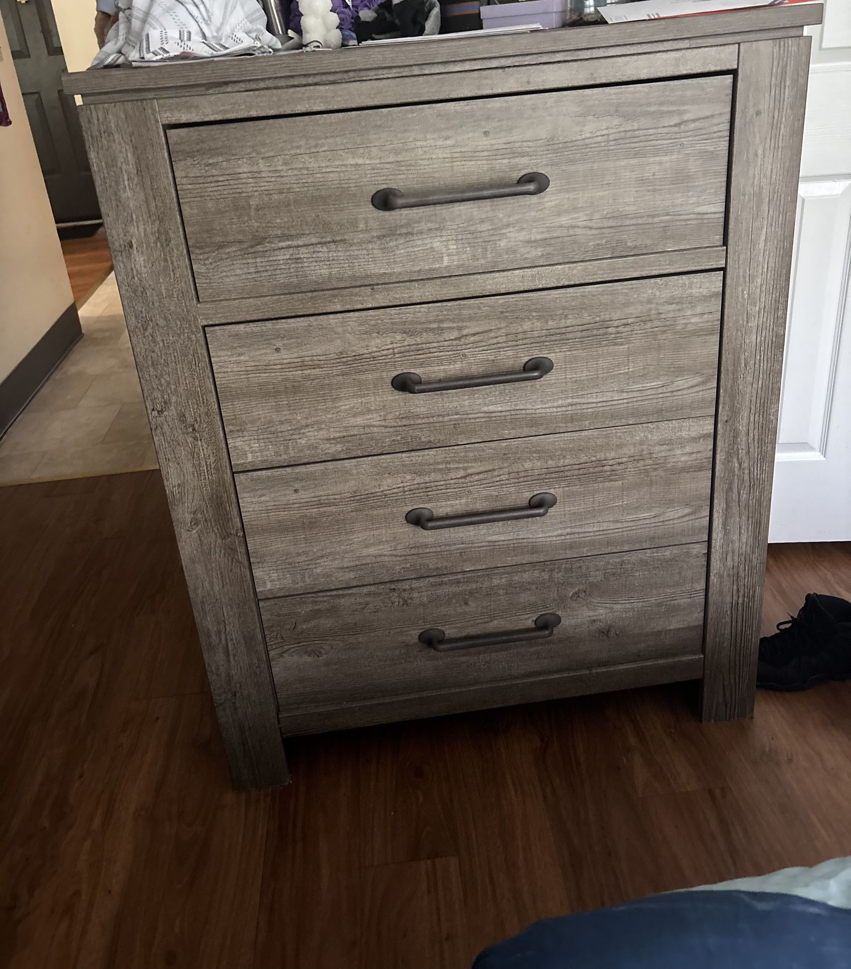 Adorna Dresser