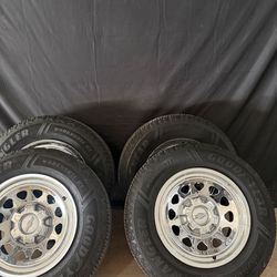 2022 Chevy Silverado stocks wheels and tires