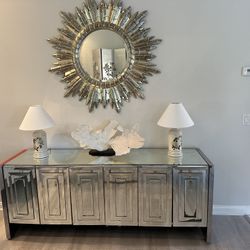Large mirrored console