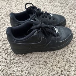 Air Force 1 all Black size 6