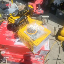 DEWALT

20V XR Cordless 3 in. Cut-Off Tool (Tool Only

STORE PRICE $179
