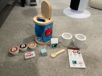 Melissa and Doug brew and serve wooden coffee set