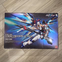 Bandai PG Strike Freedom Gundam