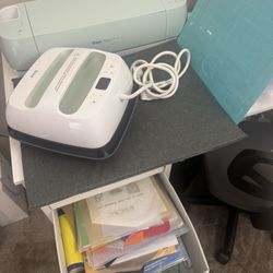 Cricut Air 2 And Cricut Heat Press 