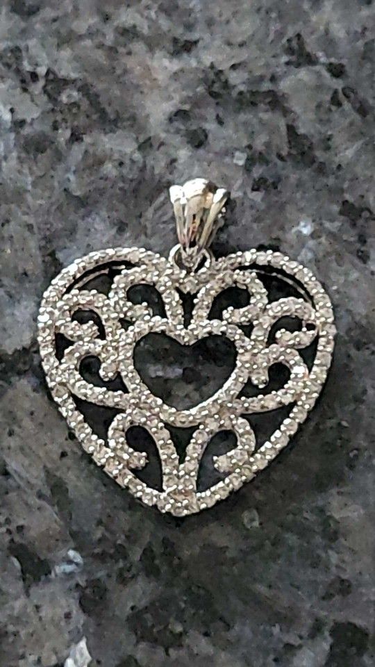 New 925 Stirling Silver Heart Pendant Aaa C,Z