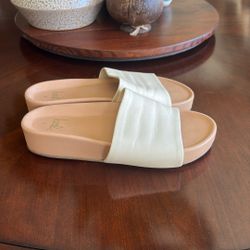 Size 8 Beeks! Beautiful Soft Leather! IYKYK😊