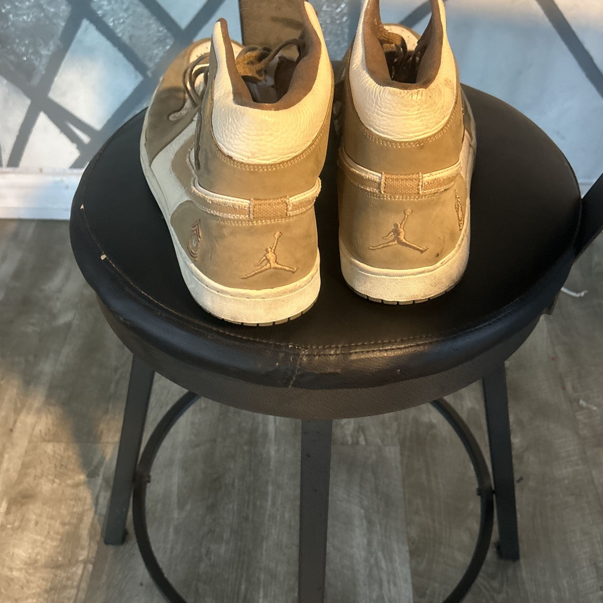 Jordan Retro Armed Forces Pearl White Used Size 17