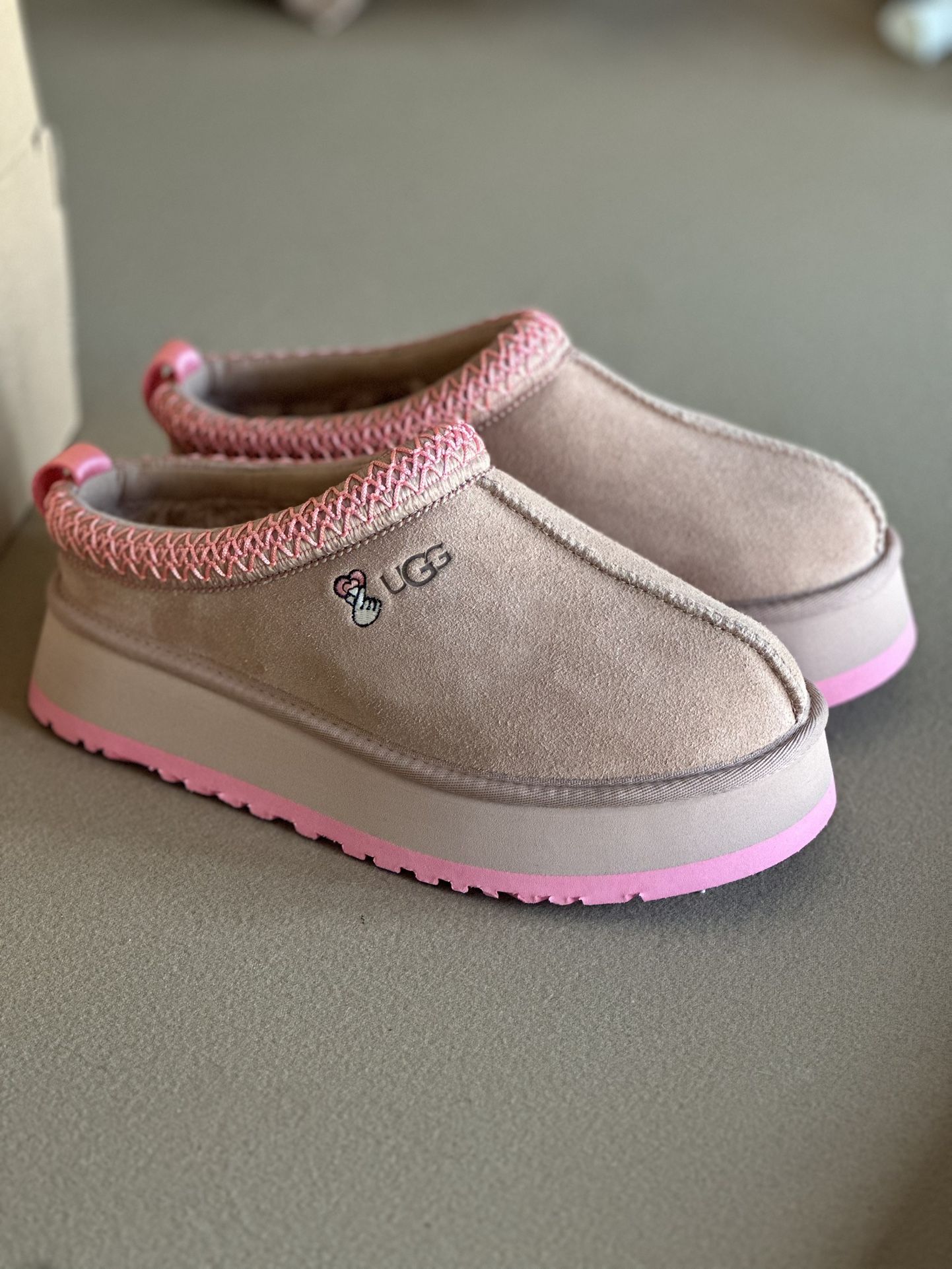 Valentine Uggs