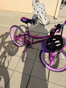 Girls bike with helmet