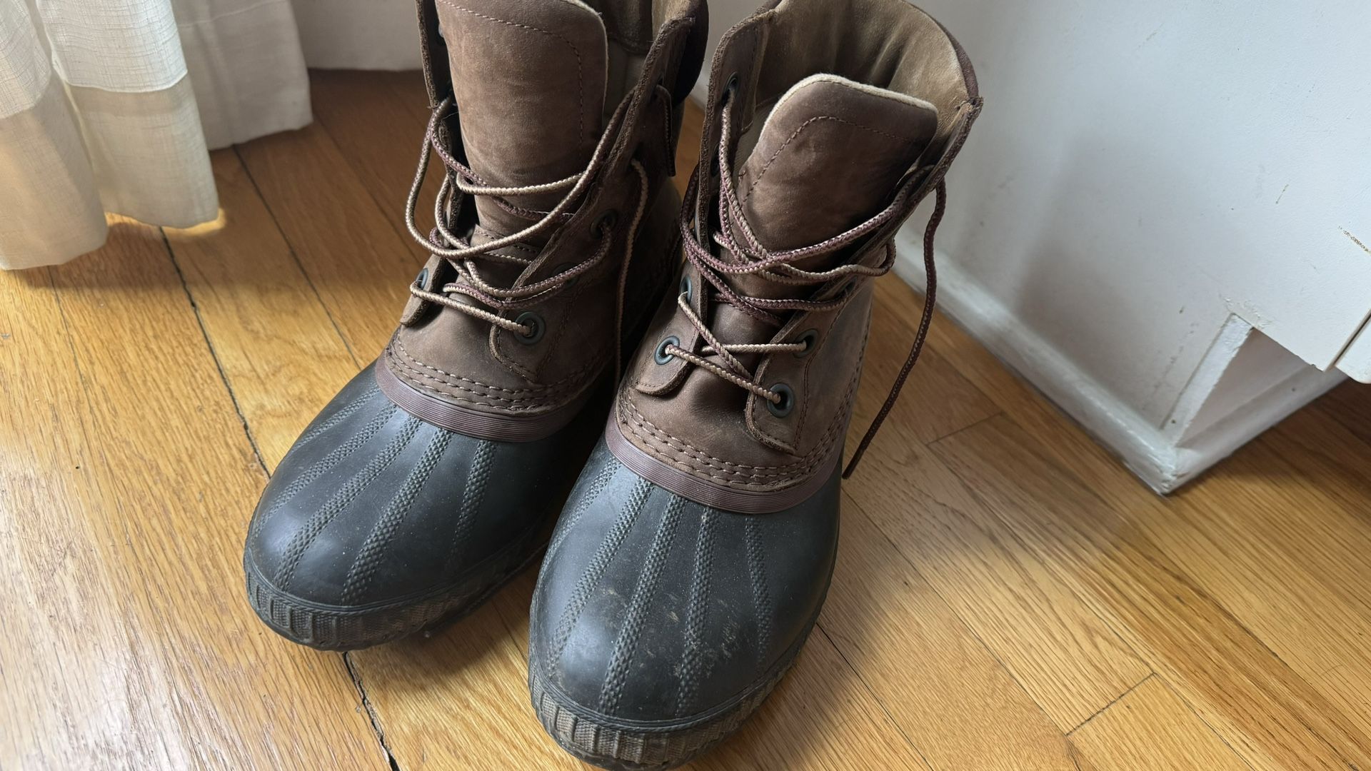 Duck boots