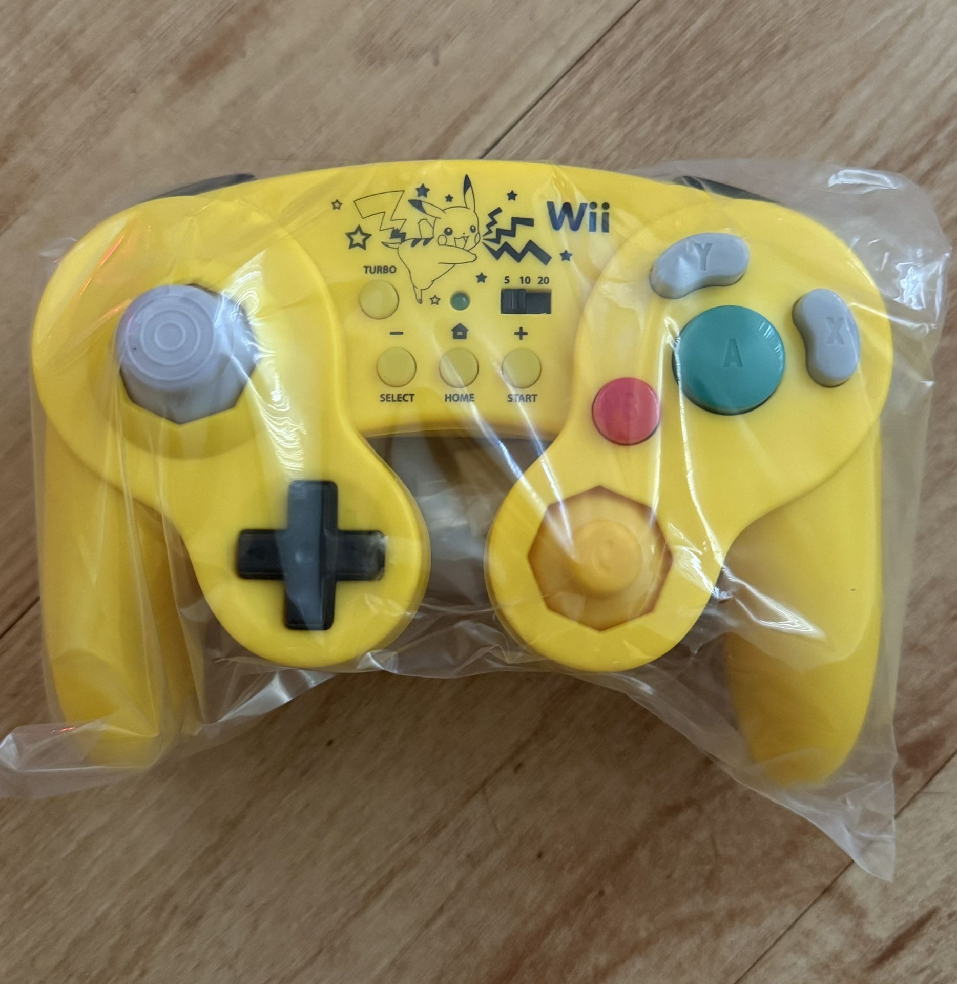 HORI Pokemon Pikachu Wii U Battle Pad Controller (GameCube Style) Brand New