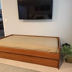 Daybed , Trundle Bed