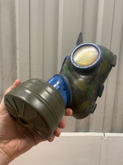 Vintage German WWII WW2 GM38 Gas Mask With Blue Magnetic Threaded Mouth Piece
