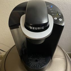 KEURIG PREMIUM COFFEE MAKER 