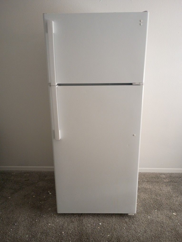 GE Refrigerator