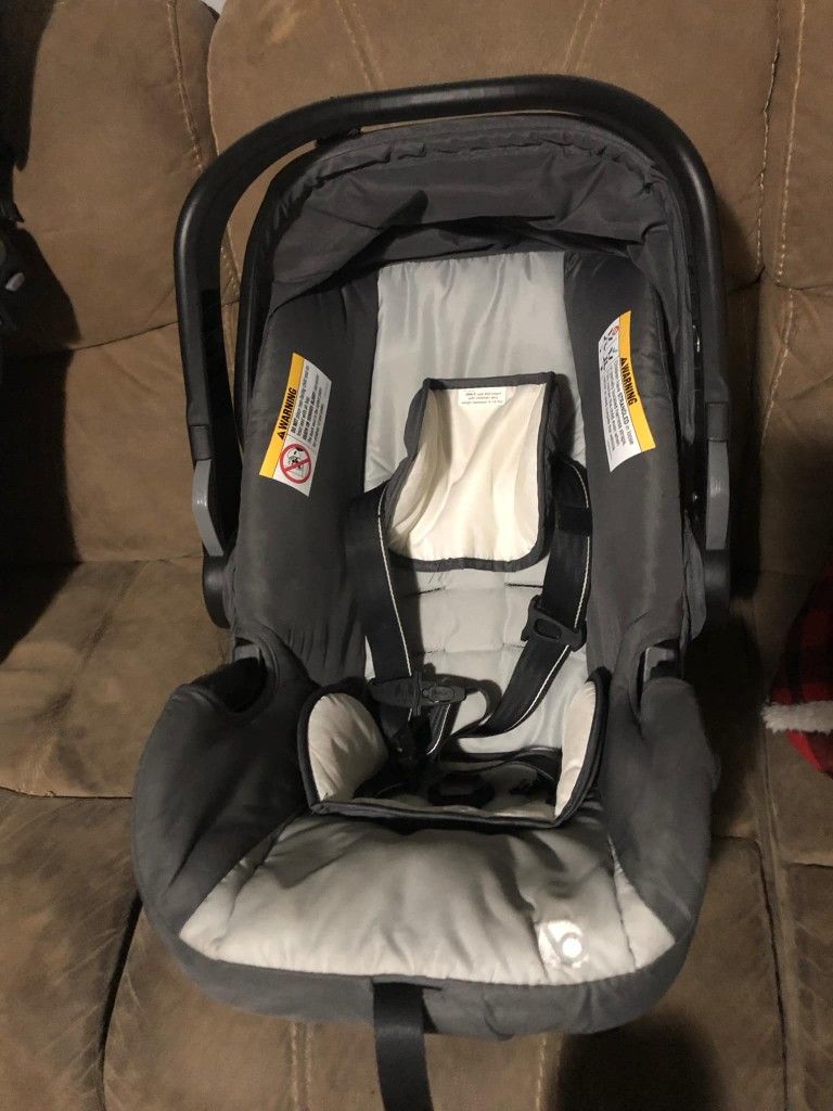 Carsit With Base, Stroller And Extra stroller Sit