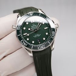 Uvarovite Utopia Watches 