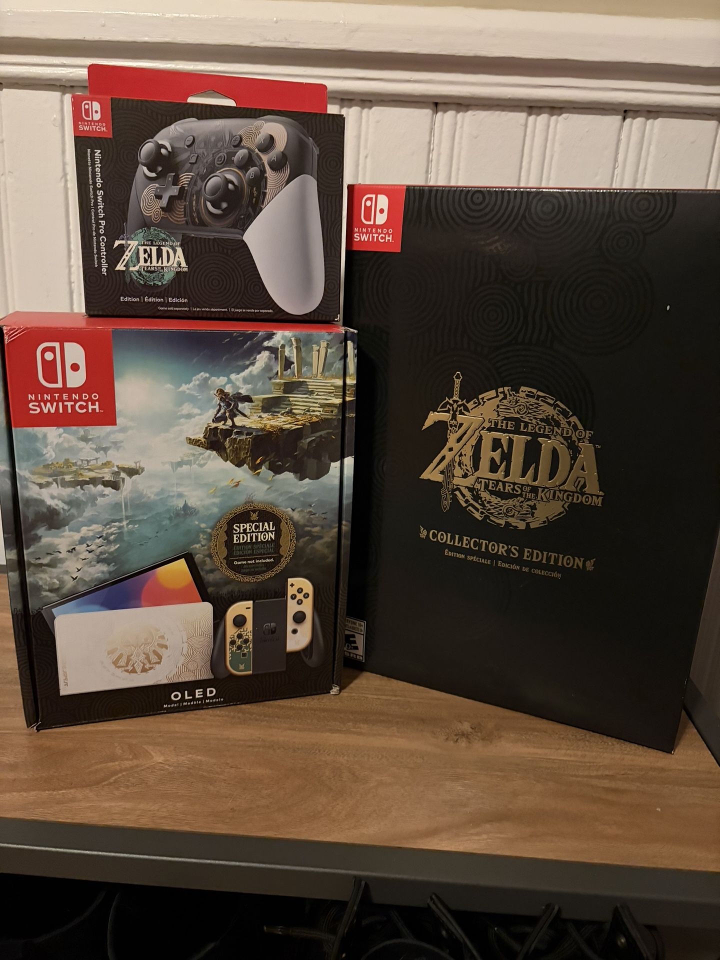 Nintendo Switch - The Legend of Zelda Ultimate Collector’s Edition - Console, Game, Controller