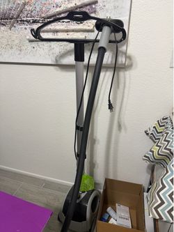Clothing steamer
