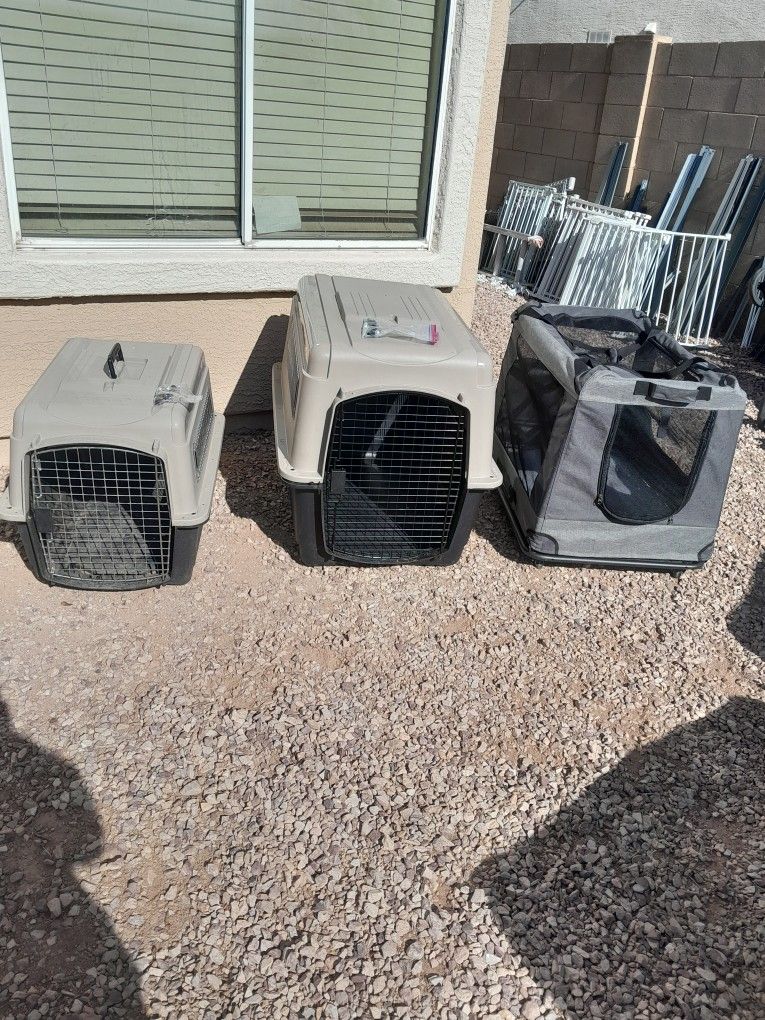 Medium Or Large Pet Dog Carrier Kennels $30-$50 Each 4 Different Available See All Photos