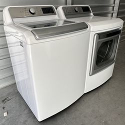 NICE LG WASHER AND GAS DRYER SET 