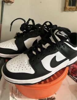 Nike Dunk Low Women's Shoes (pandas) size 5.5 (Never worn)