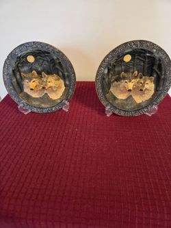 3D Wolf Decorative Collector Plates Set of 2