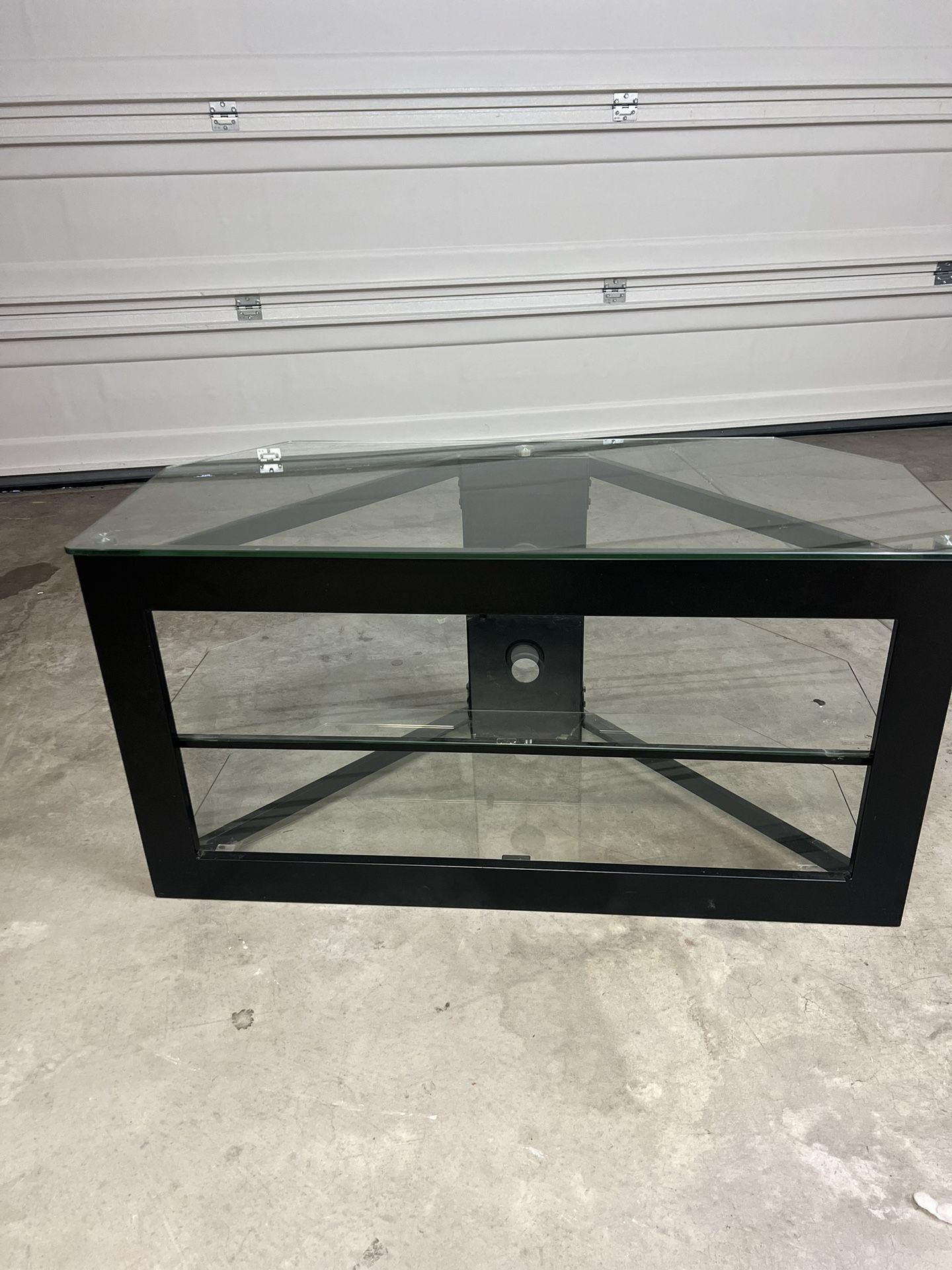 FREE Tv Stand 