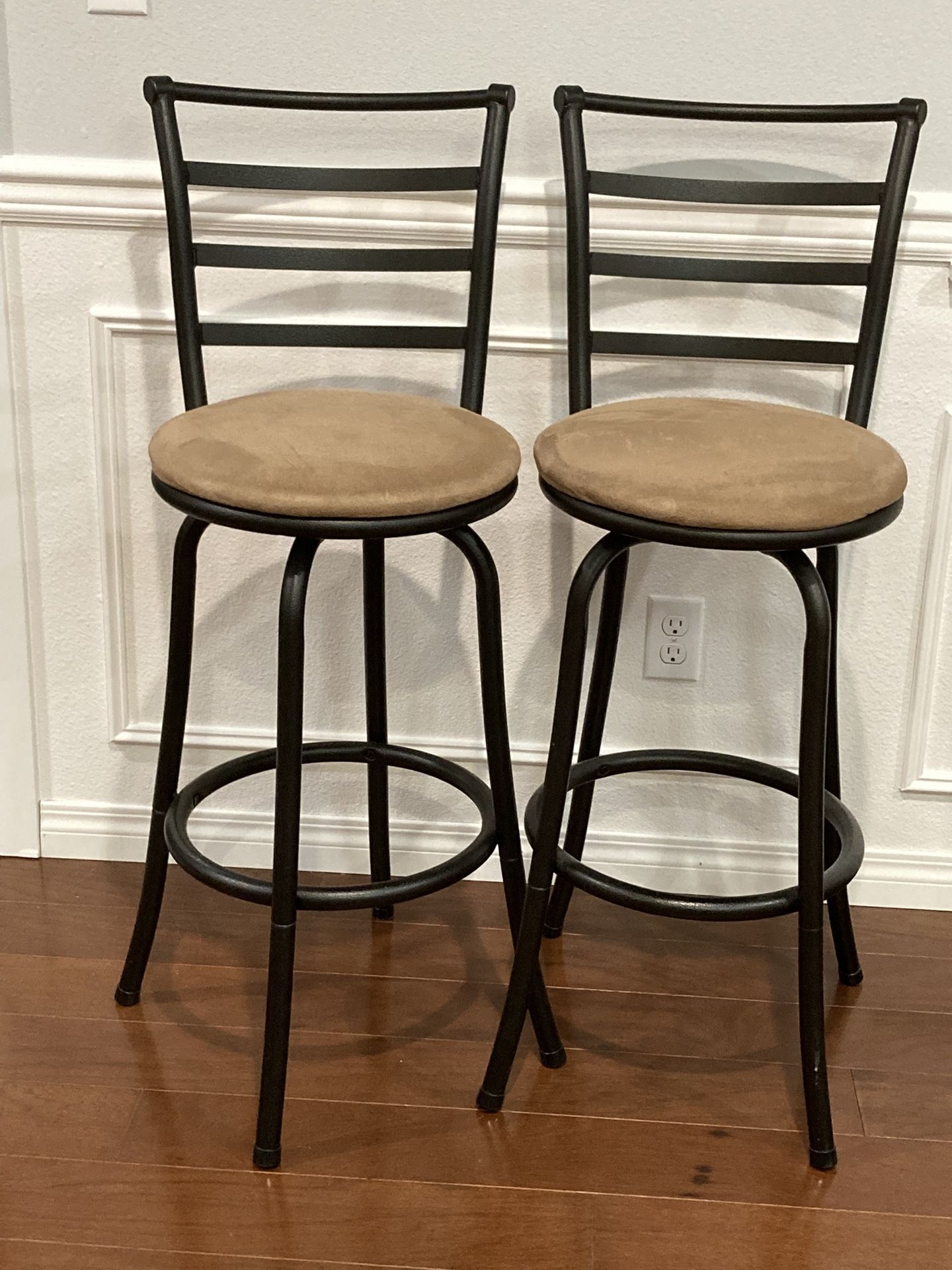 Bar Stools (2 Pieces)