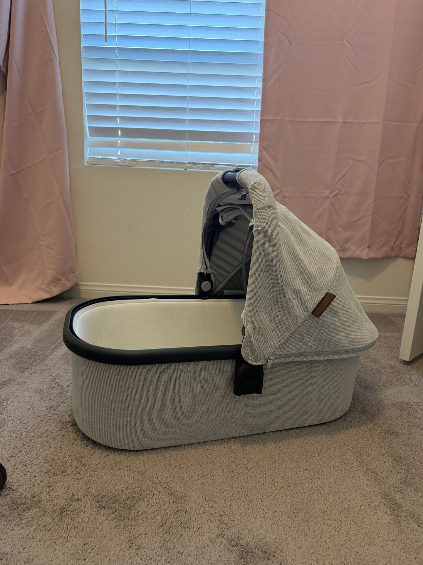 UPPA BABY BASSINET GREY