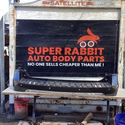 2018 Expedition Bumper Rear W/sensors OEM ORIGINAL 🔥🔥NICE🔥🔥2021