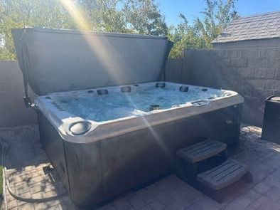 Sunset Spa Typhon 120x90x36 / 7 person with Ozone 120x90x36 Appx 3 years old NO CRANE NEEDED Excellent No Crane Needed 4-5 Hp Motors