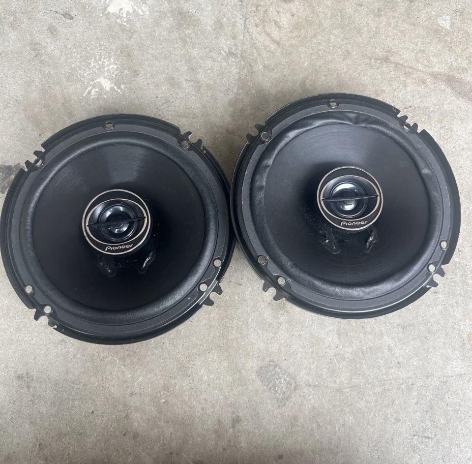 4 Pioneer 6.5 Speakers