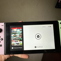 Nintendo Switch Console Bundle - Excellent Condition + Extras