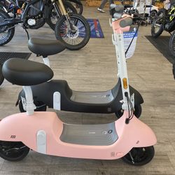 Okai Ceetle Pro EA10C W/ Foldable Seat.