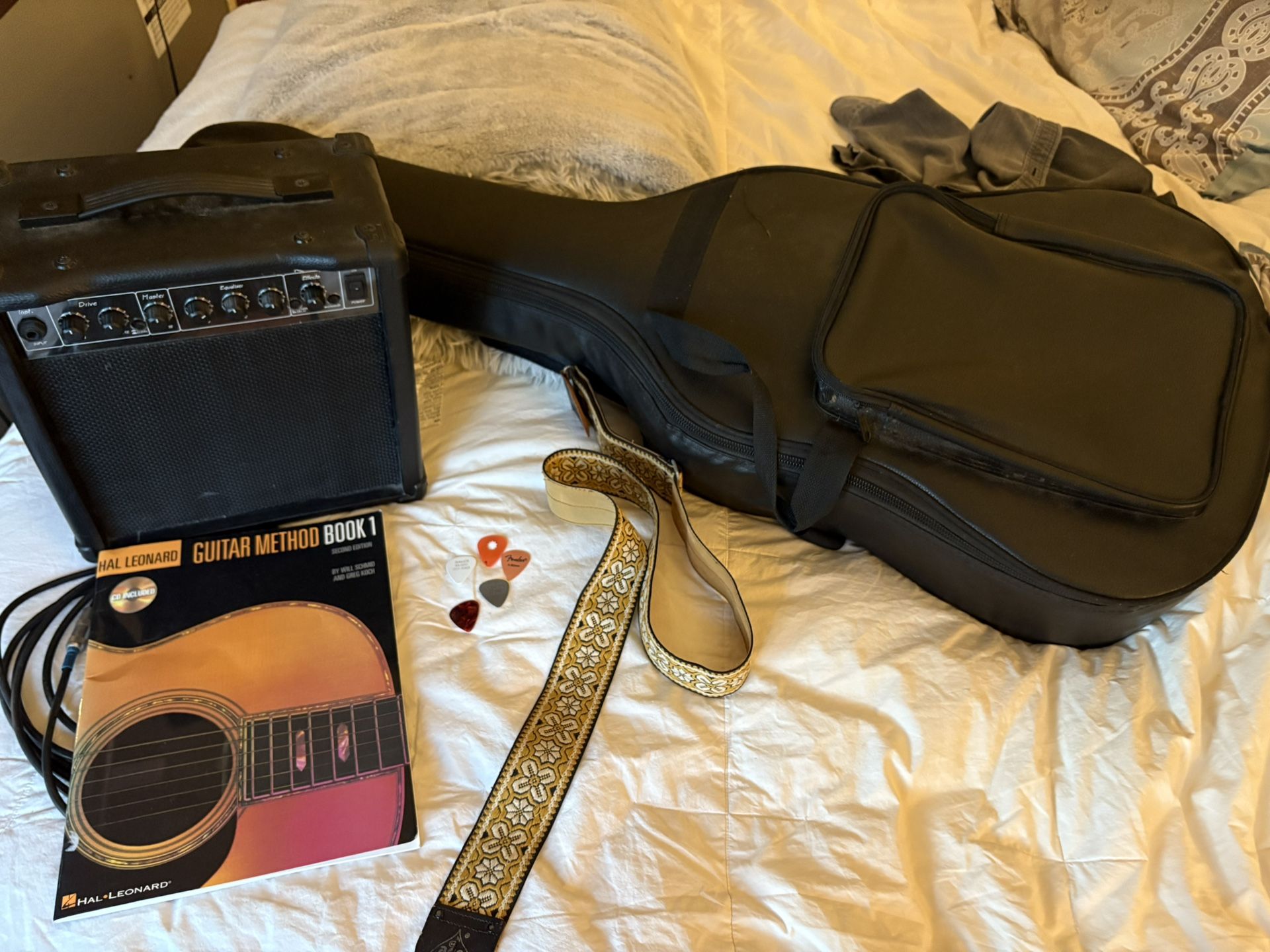 Randy Jackson Studio LE Series Electric Acoustic Guitar Combination Set